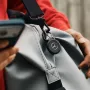 Chipolo LOOP Mercedes – uzlādējams Bluetooth izsekotājs ar silikona cilpu iOS un Android ierīcēm, melns