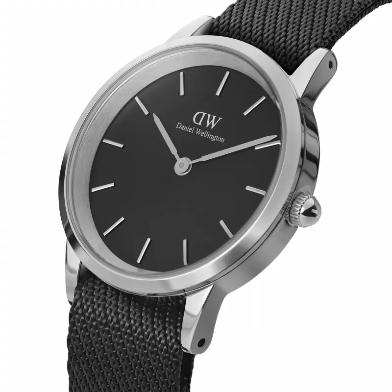 DANIEL WELLINGTON Classic vīriešu pulkstenis 40mm rožu zelts nerūsējošais tērauds melna āda