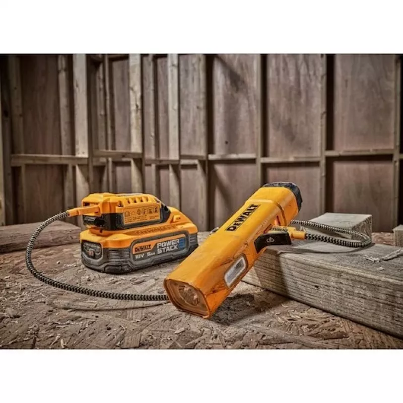 DEWALT BD-DCL183 LED lukturis 1300 lūmeni, IPX4 izturīgs pret šļakatām, aviācijas klases alumīnijs, melns