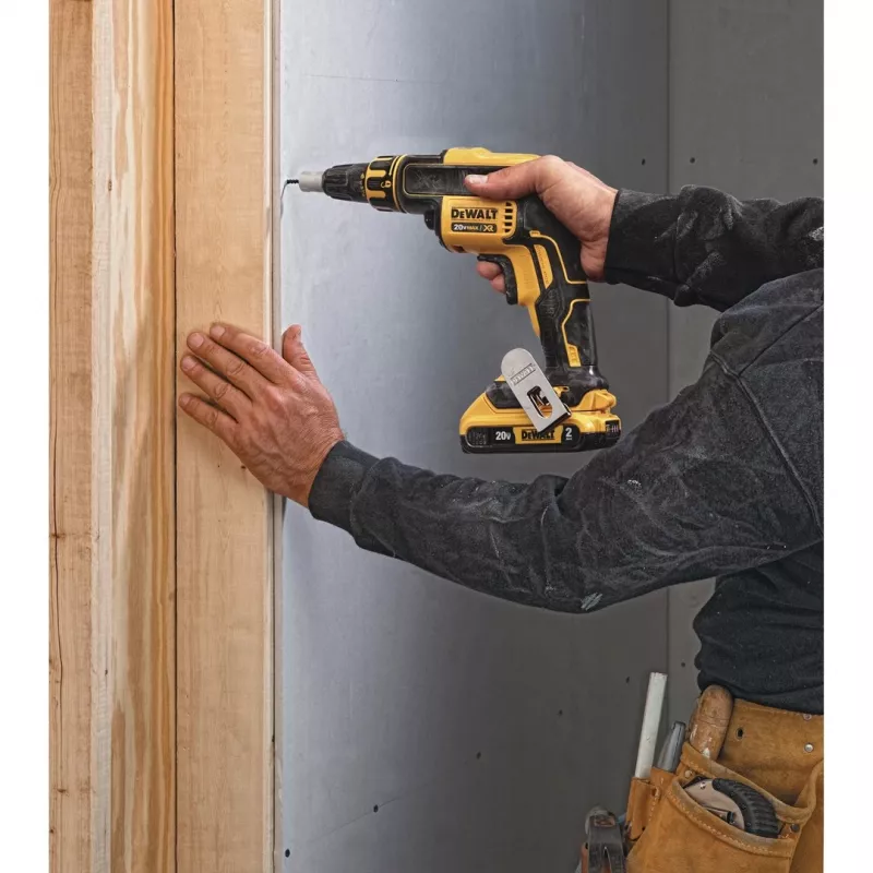 DEWALT DCF620D2-QW 18V bezvada bezsuku skrūvējamais/impulsatslēga 4400 RPM 2 x 2.0Ah Li-Ion akumulatori, lādētājs un TSTAK II instrumentu kaste, melna/dzeltena