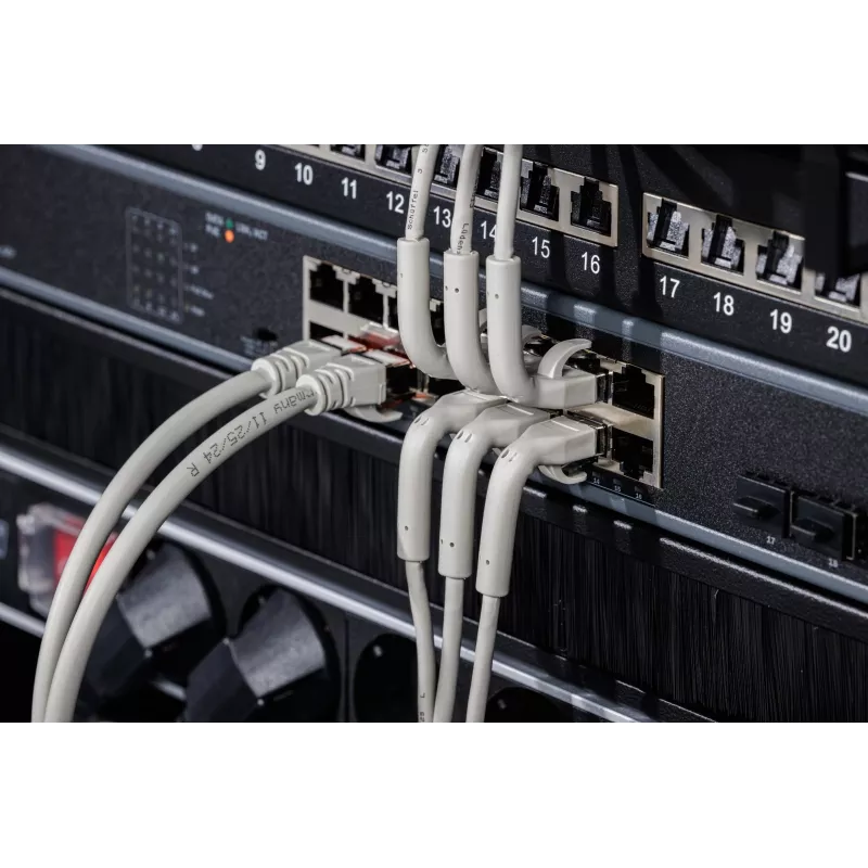 DIGITUS CAT 6A F/FTP leņķveida RJ-45 komutācijas kabelis, varš, 0,3 m, pelēks, 10 gab. iepakojumā