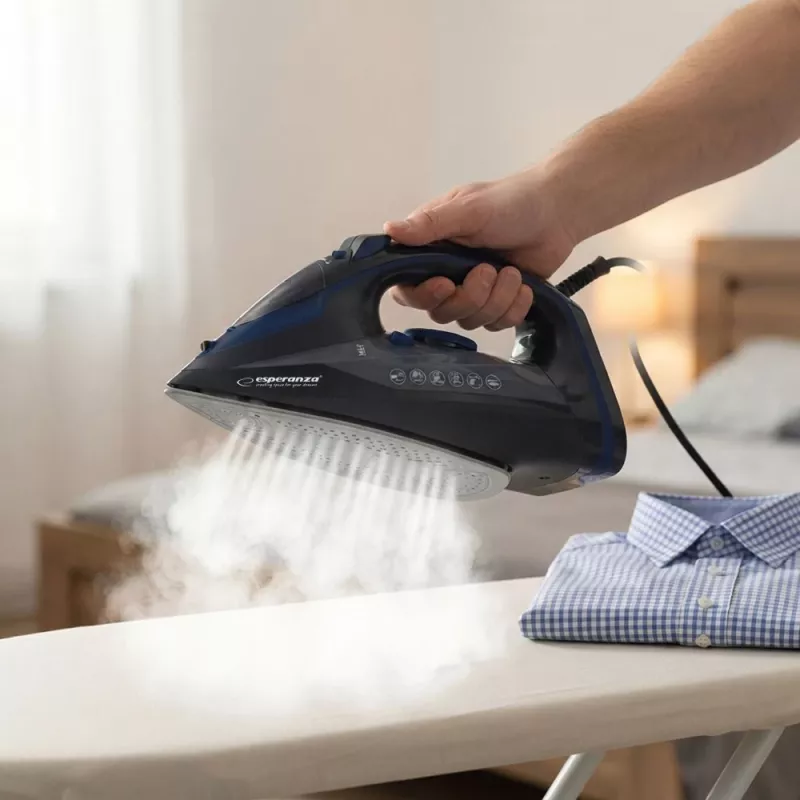 Esperanza EHI012 2600W Keramikas zoles gludeklis, melns