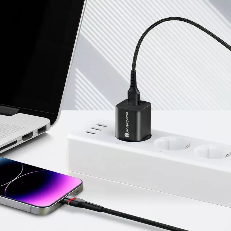 everActive CBB-1IBR USB-A uz Lightning RGB LED pīts kabelis 1m 2.4A melns