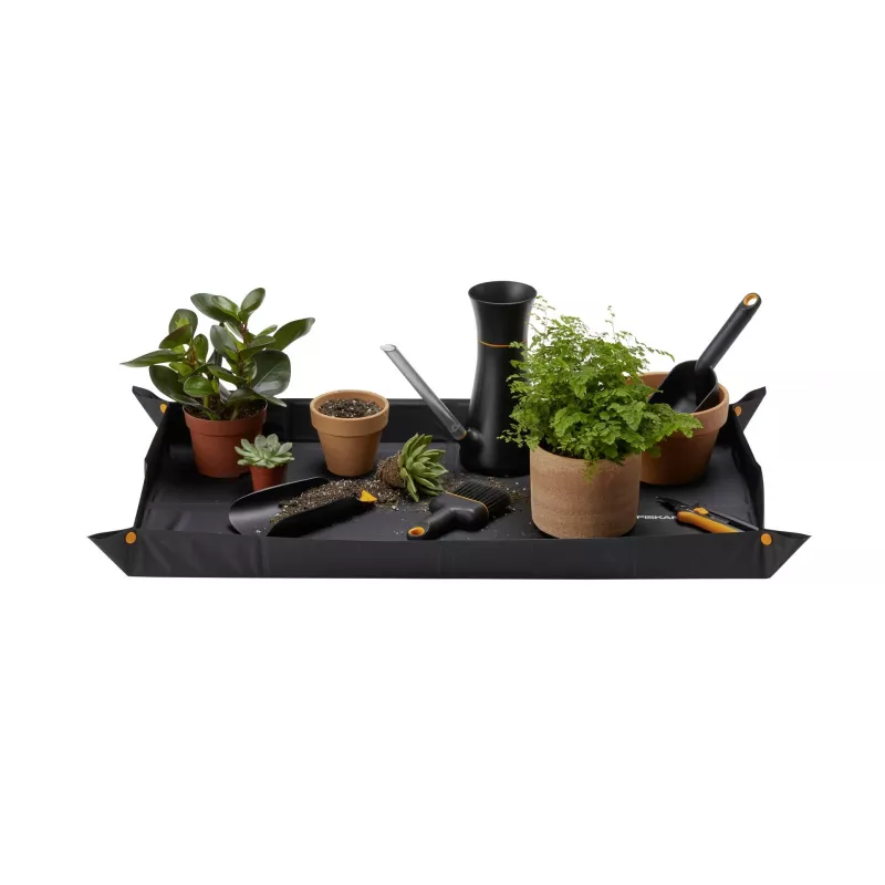 Fiskars Xact Weed Puller 1071304 - Stāvošs nerūsējošā tērauda nezāļu izvilcējs ar alumīnija kātu un SoftGrip D-rokturi, melns/oranžs