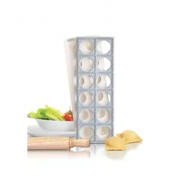 GEFU 3-daļīgs raviolu gatavošanas komplekts ar dēli, griezēju un rullīti, 24 kvadrātveida ravioli 60x60 mm, balts/sudrabs