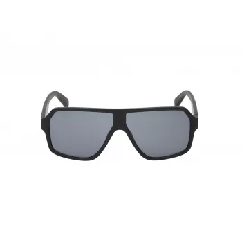GUESS GF00047-6102A Vīriešu taisnstūra saulesbrilles - spīdīgs melns rāmis, dūmu lēcas, 61 mm