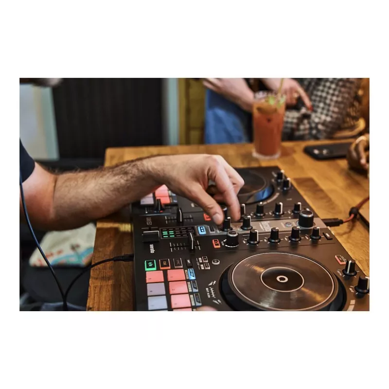 Hercules DJ Essentials Kit ar DJControl Inpulse 200, DJMonitor 32 skaļruņiem un HDP DJ45 austiņām