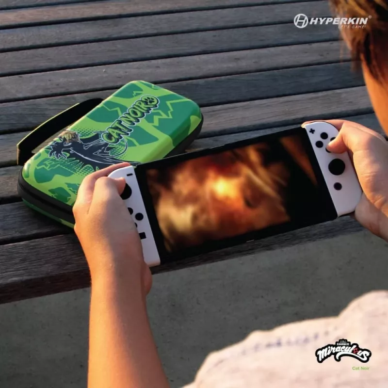 Hyperkin M07541-MTCN cietais maciņš, zaļš, daudzkrāsains, PEVA, Nintendo Switch Lite, triecienizturīgs, ūdensizturīgs, pārnēsāšanas soma