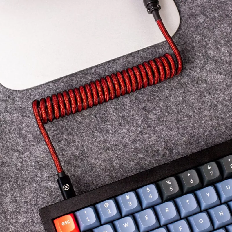 Keychron Coiled Aviator Cable - Sarkans (USB-A uz USB-C, 2m, Atvienojams GX12)