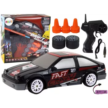 LEAN TOYS Ar vadību vadāma sporta automašīna R/C 1:24 Melna ar maināmiem riteņiem