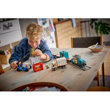 LEGO City 60509 Ostas kravas vilciens ar celtni un kravas automašīnu