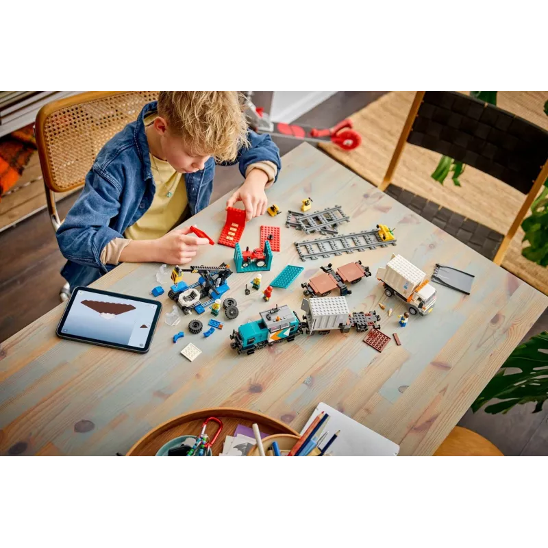 LEGO City 60509 Ostas kravas vilciens ar celtni un kravas automašīnu
