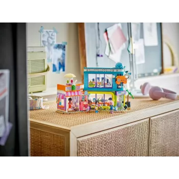 LEGO Friends 42674 Komiksu un spēļu veikala būvēšanas komplekts