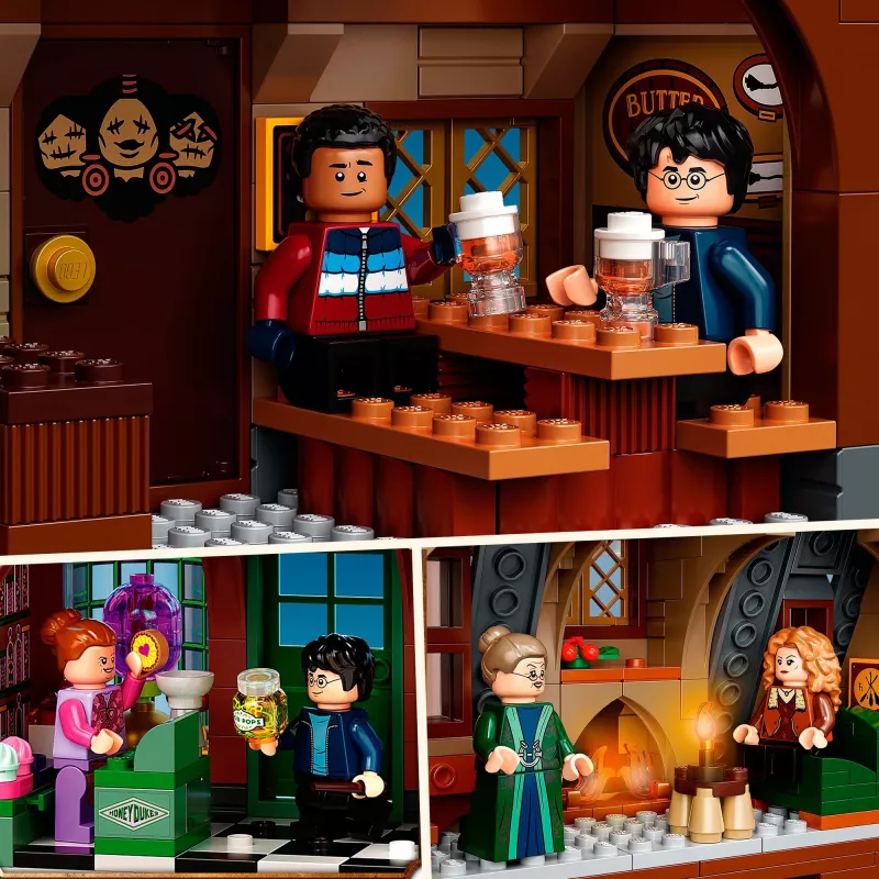 LEGO Harry Potter Hogsmeade ciemata apmeklējums 76388 būvkomplekts (851 detaļas)