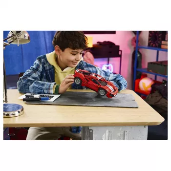 LEGO Technic 42235 Ferrari 488 Pista sacīkšu auto modeļa komplekts