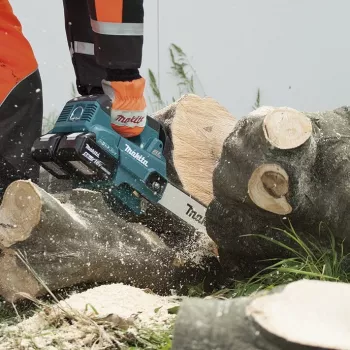 Makita DUC306Z Bezvada augšējā roktura motorzāģis 36V (2x18V) LXT 30cm stienis