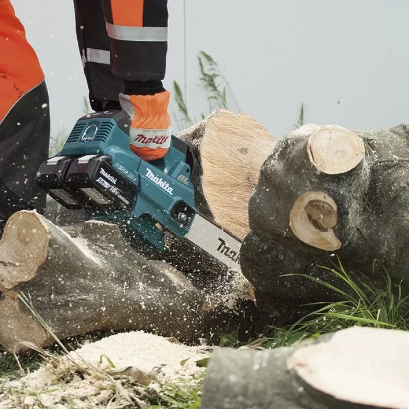 Makita DUC306Z Bezvada augšējā roktura motorzāģis 36V (2x18V) LXT 30cm stienis