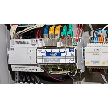 MOBOTIX MX-SWITCH1 - Tīkla slēdzis - 4 x 10/100 (PoE+) - DIN sliede