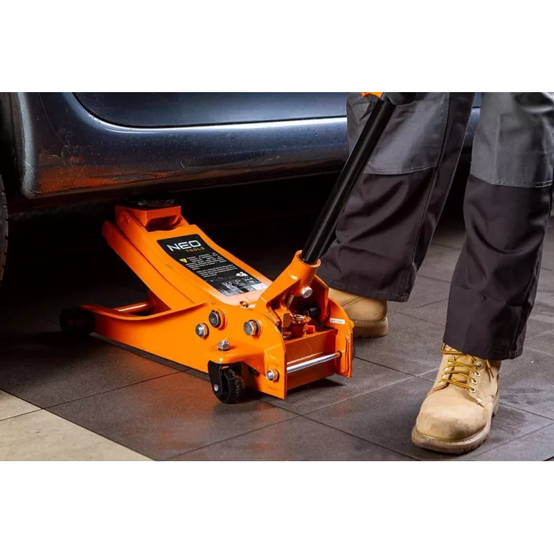 NEO TOOLS 11-731 Zema profila hidrauliskais domkrats 2,5 t