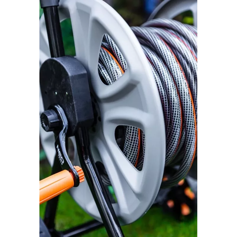 NEO TOOLS 3/4 collu x 30m 6-slāņu pastiprināta PVC dārza šļūtene, 25 bāru pārrāvuma spiediens, UV un aļģu izturīga, zaļa