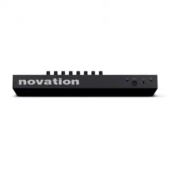 NOVATION Launchkey 25 MK4 MIDI kontrolieris