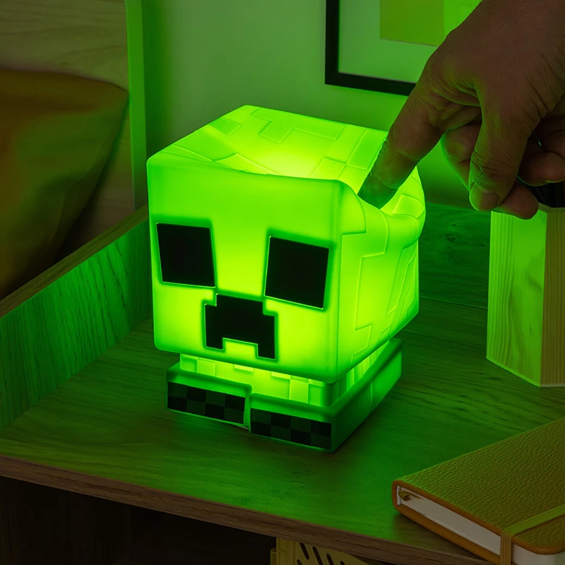 Paladone Minecraft Creeper SquishyGlo silikona gaisma uzlādējama – regulējama zaļa LED naktsgaisma ar 3 spilgtuma līmeņiem un Micro USB uzlādi