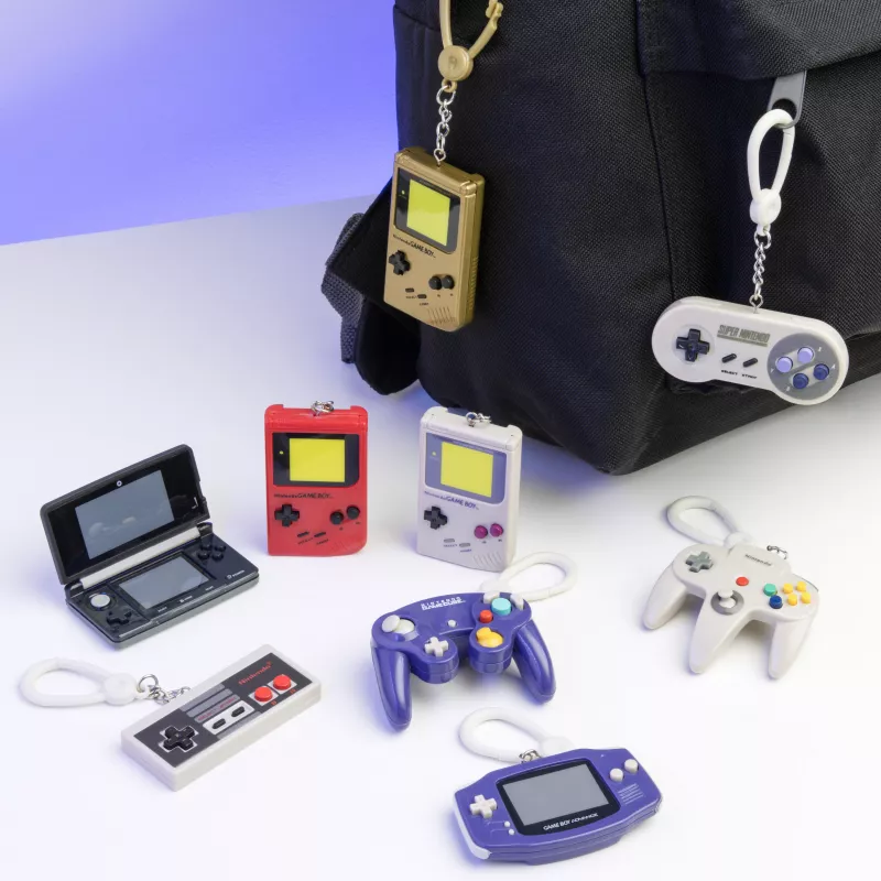 Paladone Nintendo Backpack Buddies Series 3 Kolekcionējamie Atslēgu Piekares Blind Bags (24-Pack Counter Display Unit, V3)