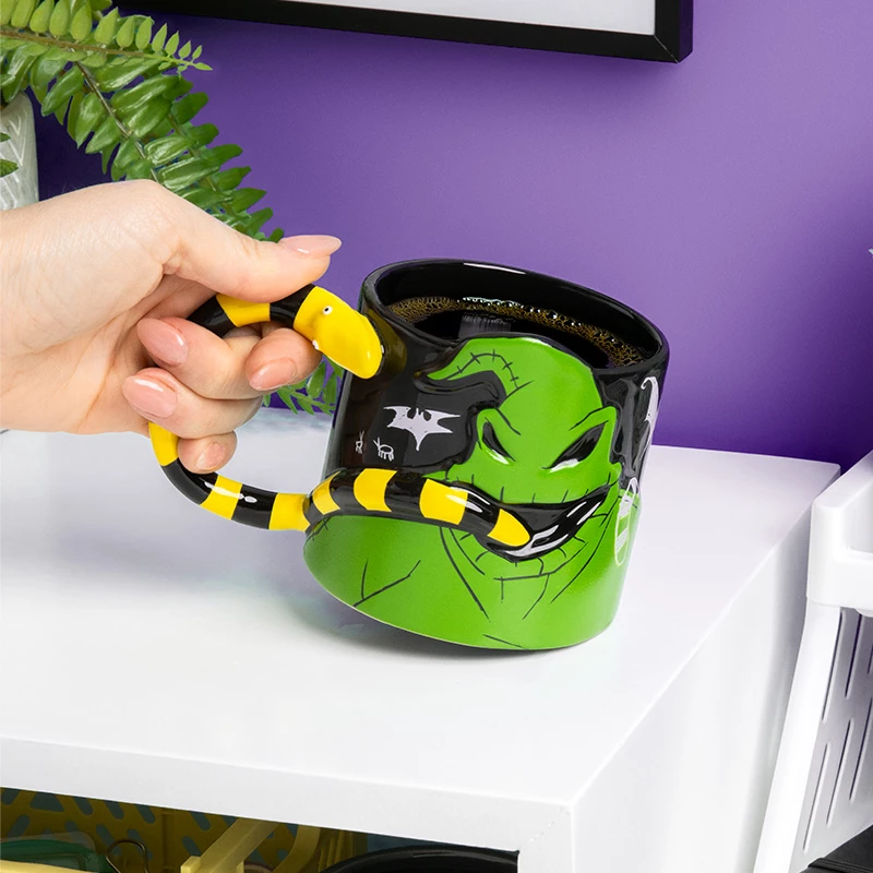 Paladone Oogie Boogie formas krūze, kas spīd tumsā, 350 ml