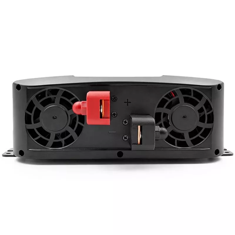 Qoltec tīrā sinusoidālā sprieguma invertors ar UPS | 12V uz 230V | 2000W nepārtraukta / 4000W maksimālā | LCD | USB-A | USB-C PD 18W | Saderīgs ar LiFePO4 GEL AGM