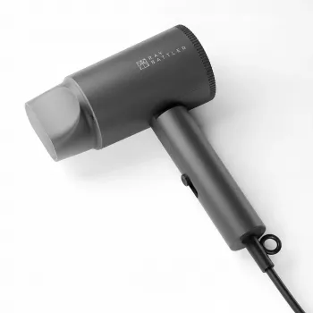 Ray Battler RB 7007 Fēns HD-7007 - 2000W jonu keramikas maiņstrāvas motors, 3 siltuma/2 ātruma iestatījumi, aukstā gaisa poga, koncentratora sprausla, melns