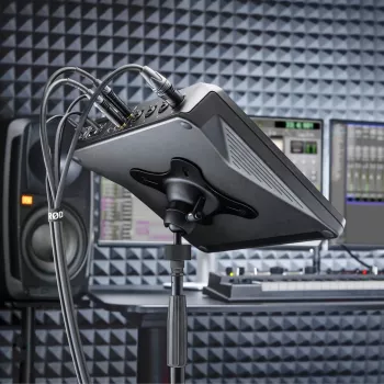 RODE VESAMOUNT VESA adaptera plāksne RodeCaster Pro II, RodeCaster Duo un Streamer X - 75x75/100x100, tērauds, melna