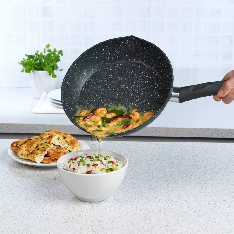 Salter BW09071AR Easy Pour 2 Piece Cepšanas Pannu Komplekts - 20cm un 24cm, Kaltā Alumīnija, Bez PFOA Nelipīgs, Piemērots Indukcijai, Melns/Pelēks