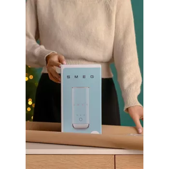 Smeg MFF02CREU Automātiskais piena putotājs un sildītājs - krēmkrāsas, 500 W, 6 programmas