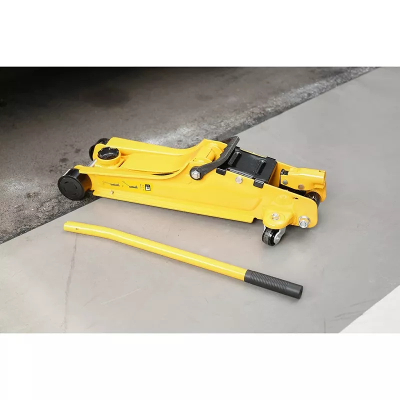 STANLEY STMT81251-1 2 tonnu hidrauliskais ritendomkrats un ass statīvu komplekts