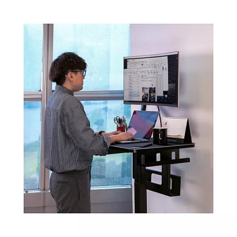 Thermaltake CycleDesk 100 GGD elektriski regulējams augstuma galds ar RGB, melns